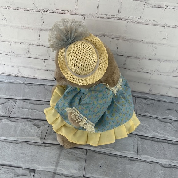 Vintage Applause 1986 Bear in dress and hat, ear tag - Picture 7 of 8